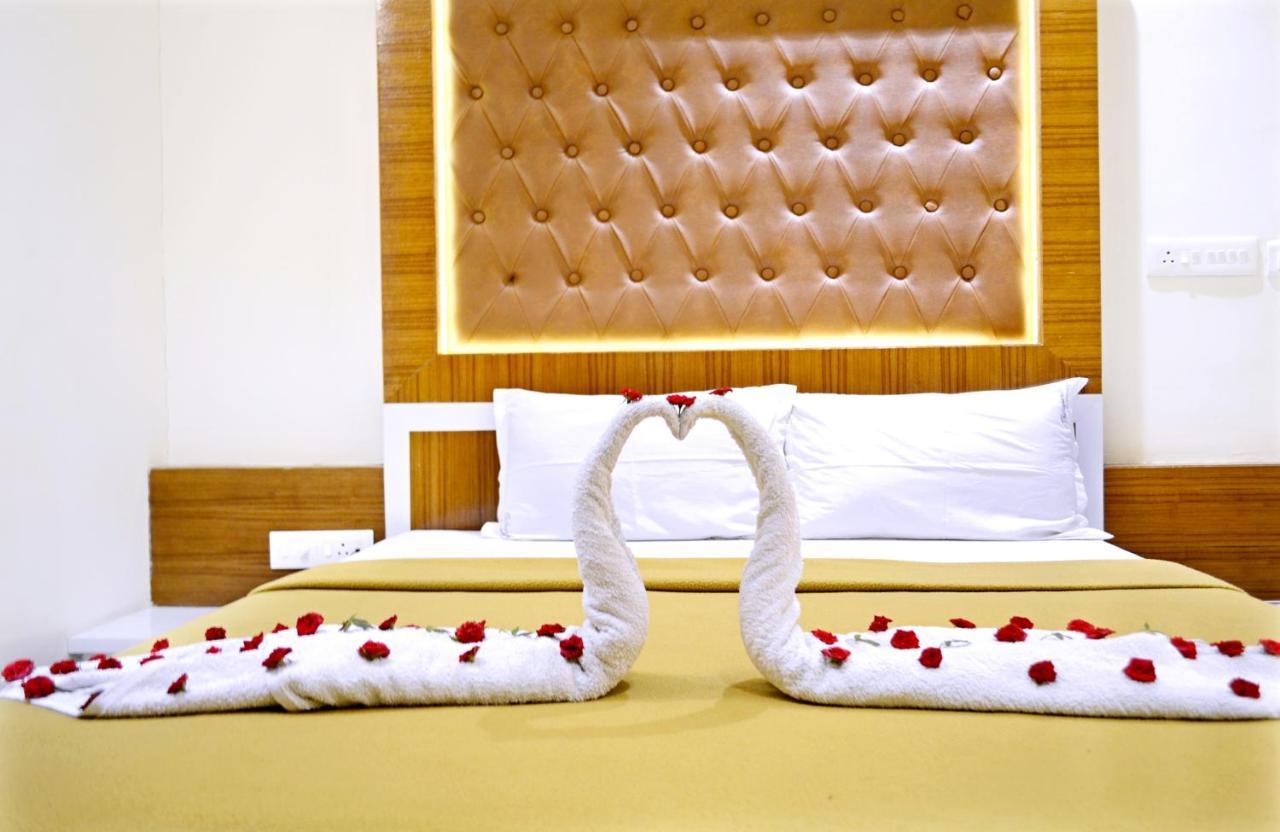 Tr Residency Hotell Pondicherry Exteriör bild