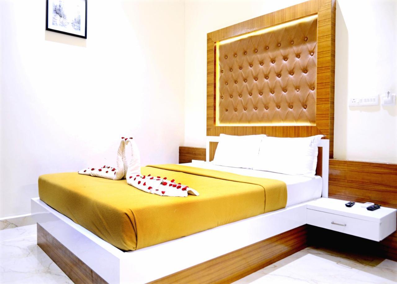 Tr Residency Hotell Pondicherry Exteriör bild